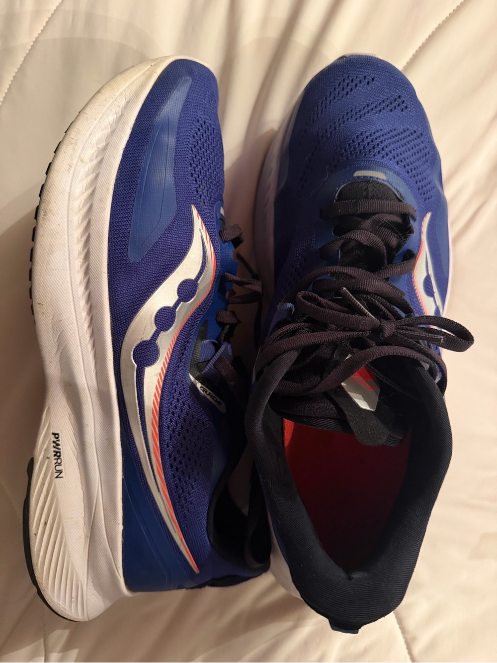 Saucony Men’s Blue Athletic Sneakers with White & Red Accents